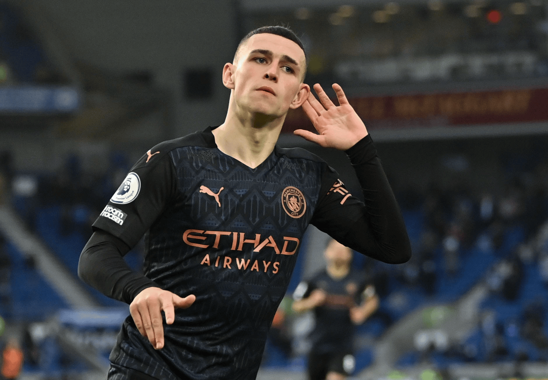 欧冠转会期再迎强敌，布莱顿手感冰凉，主帅态度——赛场秩序良好，赛季目标并未改变的简单介绍