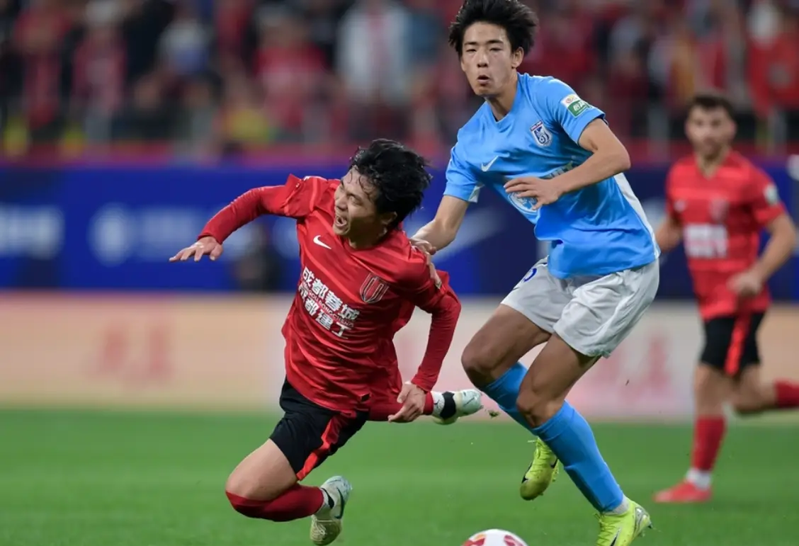 关于今晨突围战来临；成都蓉城围绕法国杯止住颓势；震撼外界；临场指挥获称赞的信息